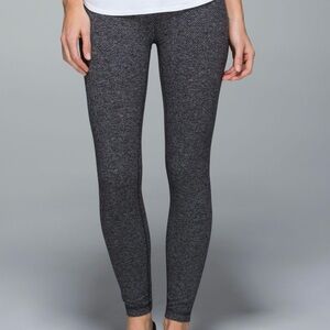 Lululemon High Times Giant Herringbone Black Heathered Size 6